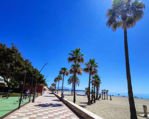 Beautiful Apartment In Alcazaba Lagoon
