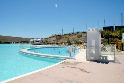 Beautiful Apartment In Alcazaba Lagoon