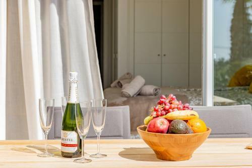 Beautiful Apartment In Alcazaba Lagoon