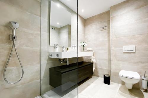 Beautiful Apartment In Alcazaba Lagoon