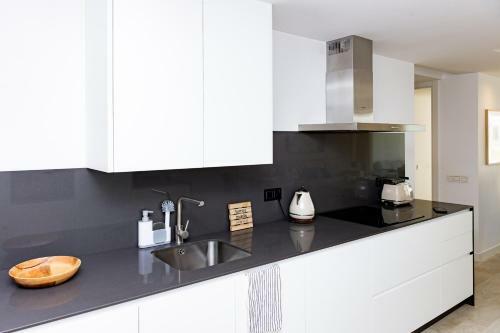 Beautiful Apartment In Alcazaba Lagoon