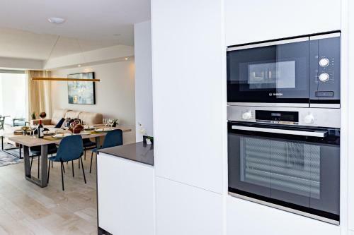 Beautiful Apartment In Alcazaba Lagoon