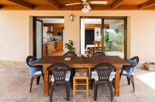 Agradable Casa Con Piscina A 5�del Mar