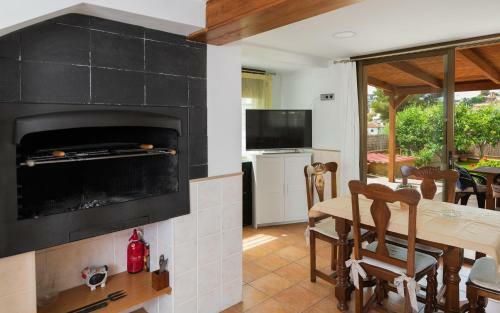 Agradable Casa Con Piscina A 5�del Mar