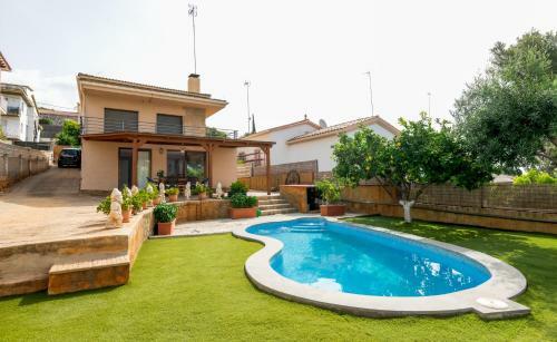 Agradable Casa Con Piscina A 5�del Mar