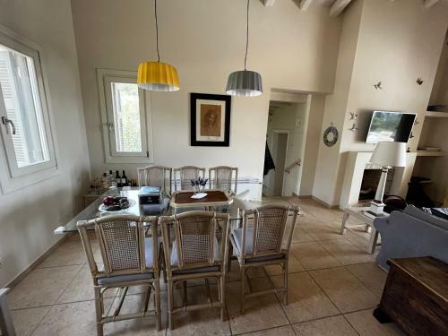 Phaedrus Living: Seaview Luxury Villa Geranium