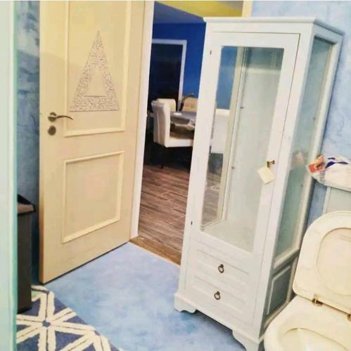 A House For 6 At Vromolithos Colorful