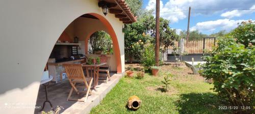 Liland Summer Cottage Lefkandi