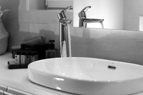 Blue Avra Apartment (near The Beach)