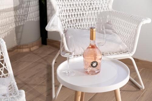 Blue Avra Apartment (near The Beach)