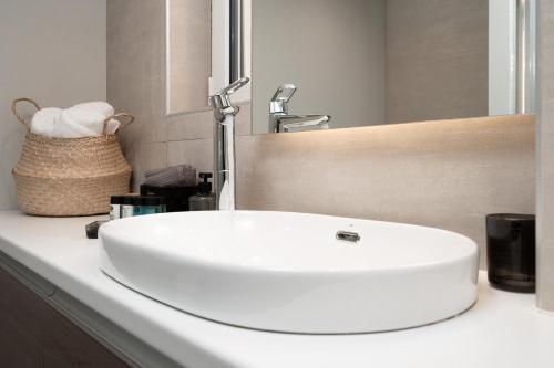 Blue Avra Apartment (near The Beach)