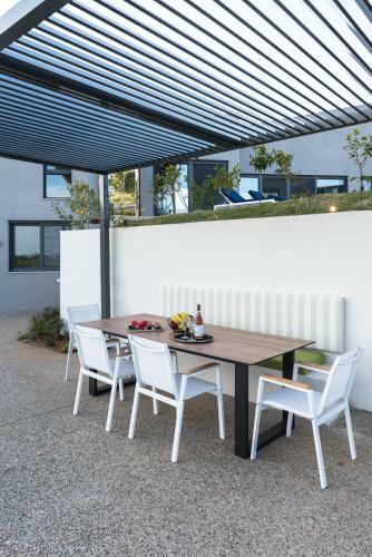 #luxlikehome Theeta Villas Elia