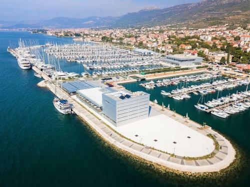 The Sunshine Apartment Near Split And Beach