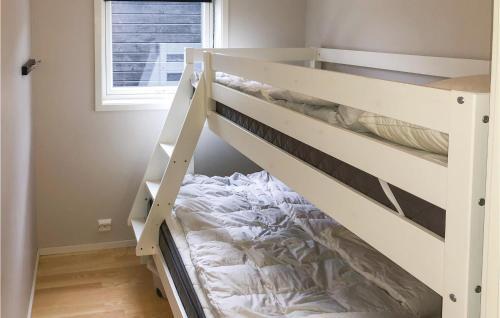 Five-bedroom Holiday Home In Lindesnes