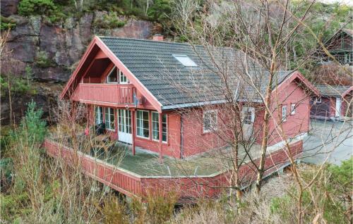 Five-bedroom Holiday Home In Lindesnes