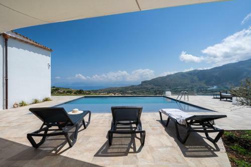 Strepitosa Villa Vista Mare E Piscina A Sarmuci