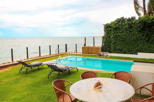 Qavi - Casa Moderna Beira-mar Em #jacum�