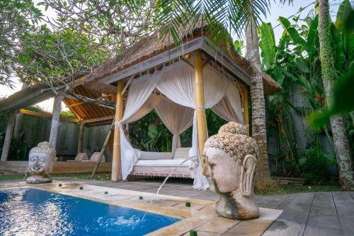Fully-serviced 2 Bedroom Luxury Villa