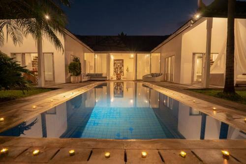 Fully-serviced 2 Bedroom Luxury Villa