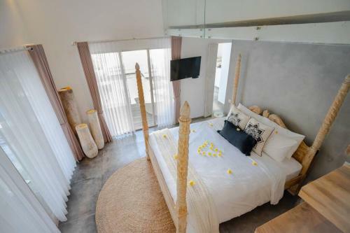 Fully-serviced 2 Bedroom Luxury Villa