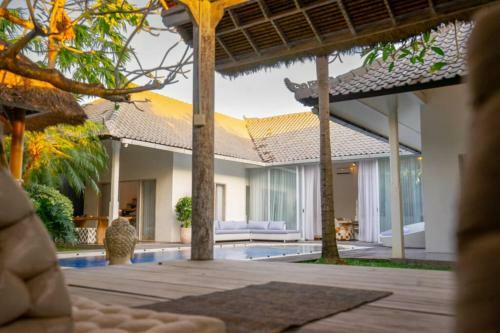 Fully-serviced 2 Bedroom Luxury Villa