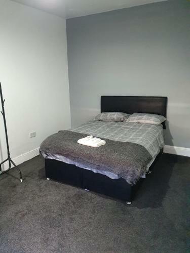 Modern 4 Bed House Near City Center