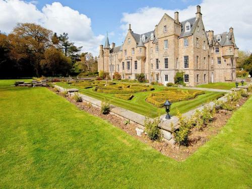 Mulberry Lodge At Carberry Tower Estate