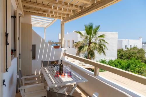 Beautiful Apartment With Sea View In Paros