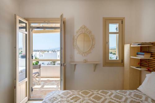 Beautiful Apartment With Sea View In Paros