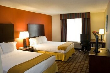 Holiday Inn Express Hotel & Suites Chicago-algonquin