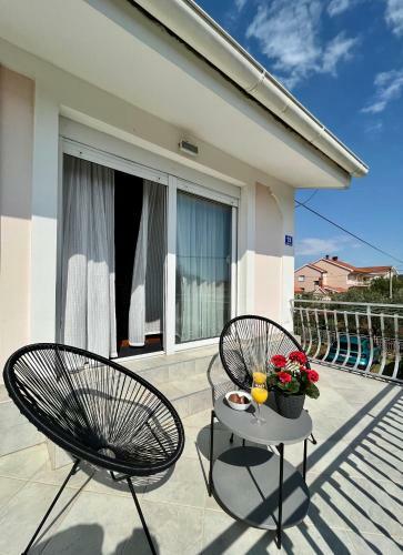Apartmani Tino I Leon