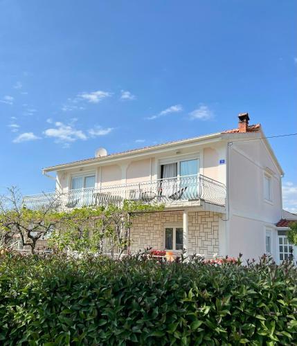 Apartmani Tino I Leon