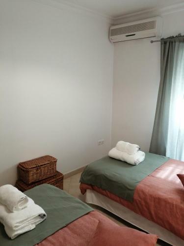 Apartamento De 2 Quartos No Centro De Monte Gordo