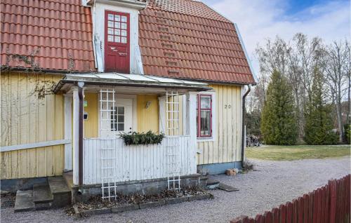 Stunning Home In Halltorp With Wifi And 3 Bedrooms
