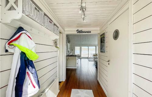 Amazing Home In Dyr�n With Wifi And 3 Bedrooms