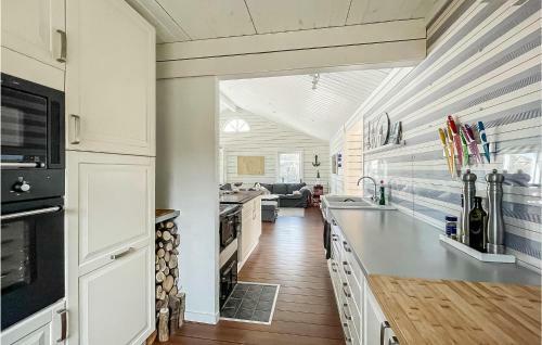 Amazing Home In Dyr�n With Wifi And 3 Bedrooms