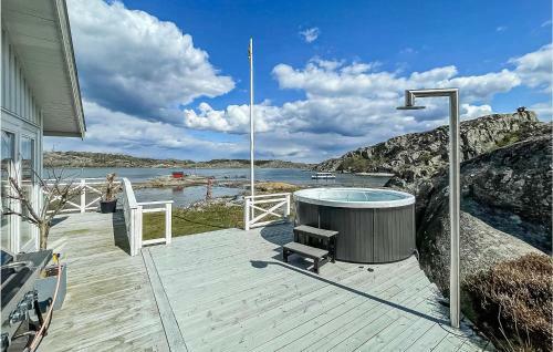 Amazing Home In Dyr�n With Wifi And 3 Bedrooms