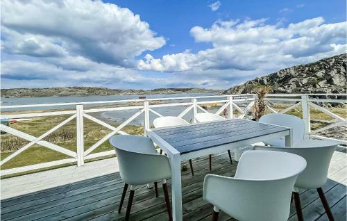 Amazing Home In Dyr�n With Wifi And 3 Bedrooms