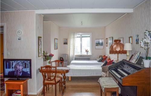 Amazing Home In Traryd With 5 Bedrooms