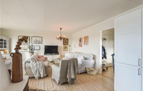 Amazing Home In Str�mstad With Wifi And 3 Bedrooms