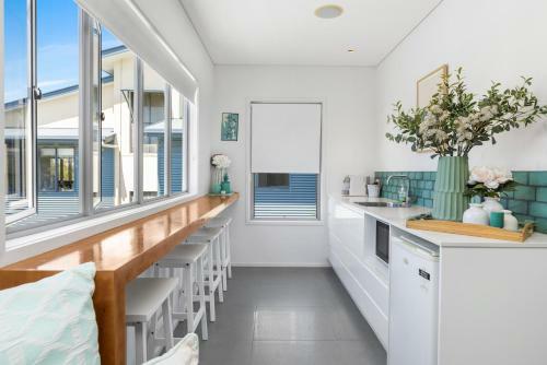 Amazing 5 Bedroom Beachside Entertainer