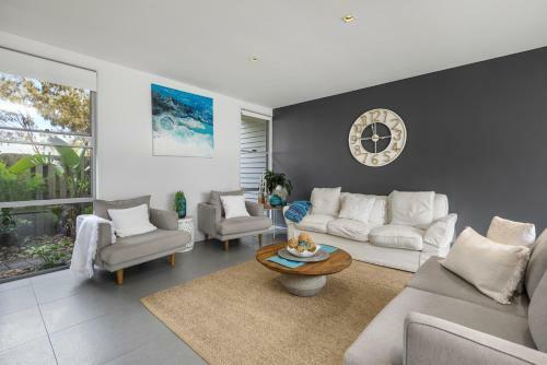 Amazing 5 Bedroom Beachside Entertainer