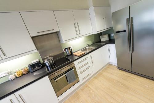 Zeni Apartments 6 Bed Apartment In Central Exeter