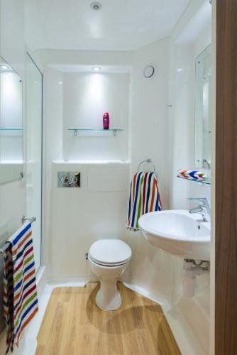 Zeni Apartments 6 Bed Apartment In Central Exeter