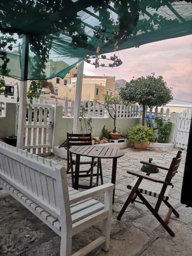 Apartamento Symi George House