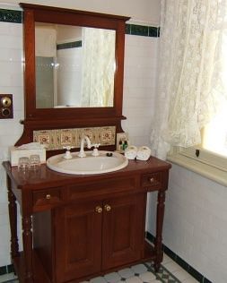 Lodge Whispering Pines Chalet And Cottages