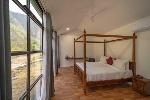 Hotel The Ayali Riverside Resort
