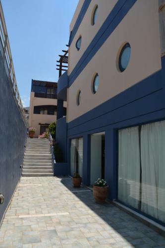 Eleni Beach Apartment