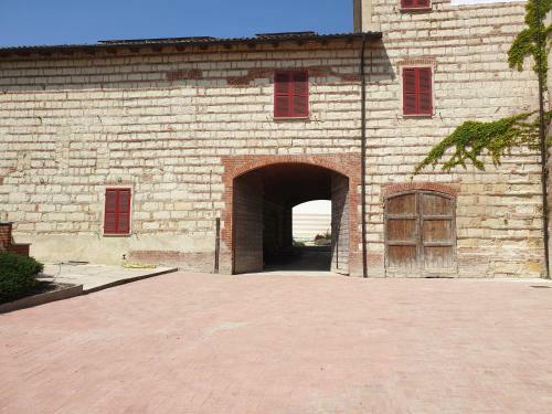 Hostal Olivola Apartments