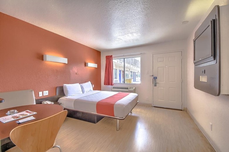 Motel 6 San Antonio - Fiesta